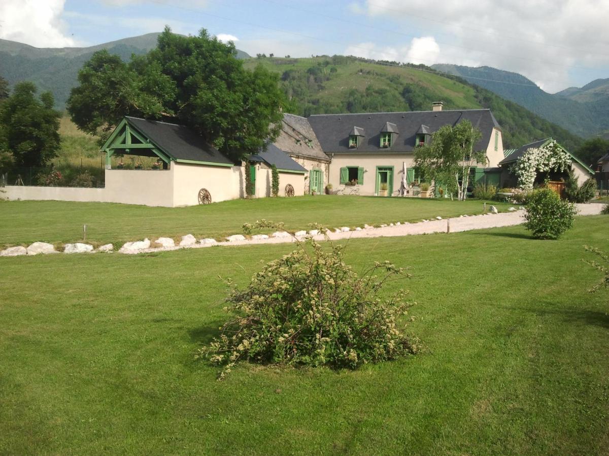 grange rénovée en gîte/maison/chalet Arreau Exterior foto
